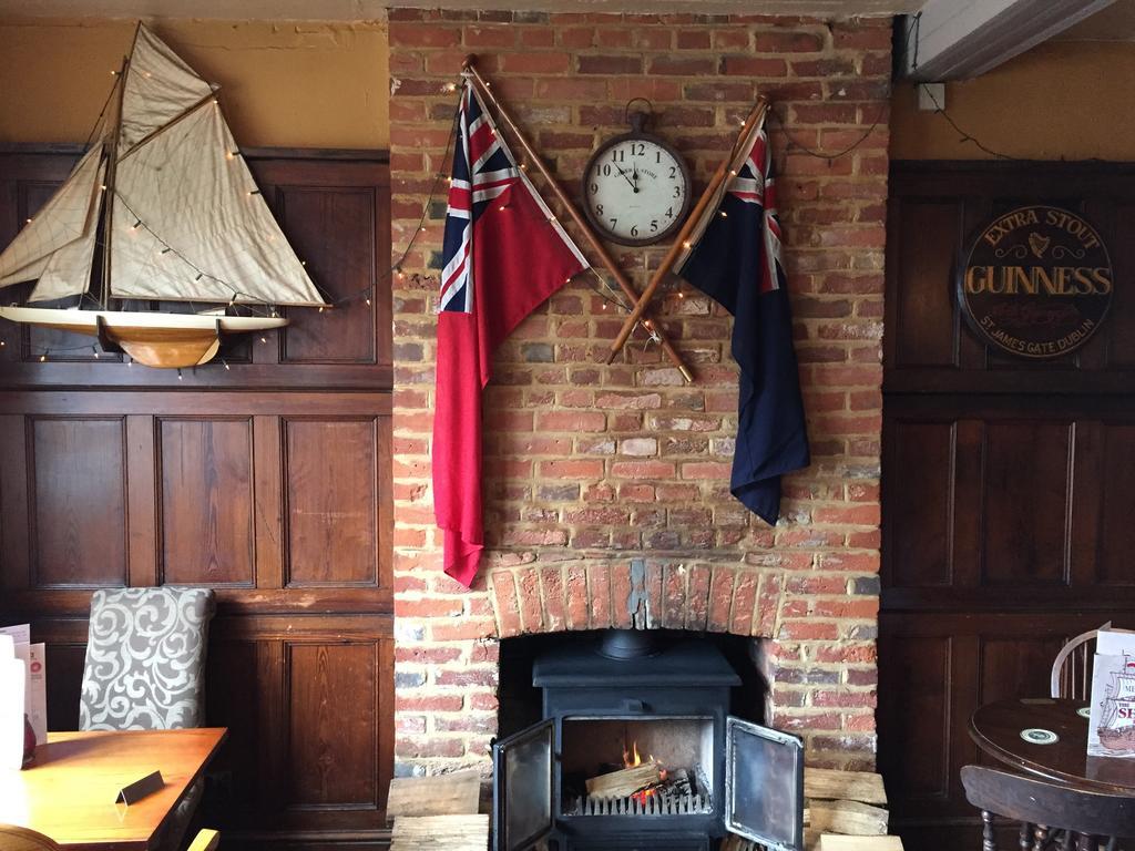 The Ship Inn Fordingbridge Ngoại thất bức ảnh
